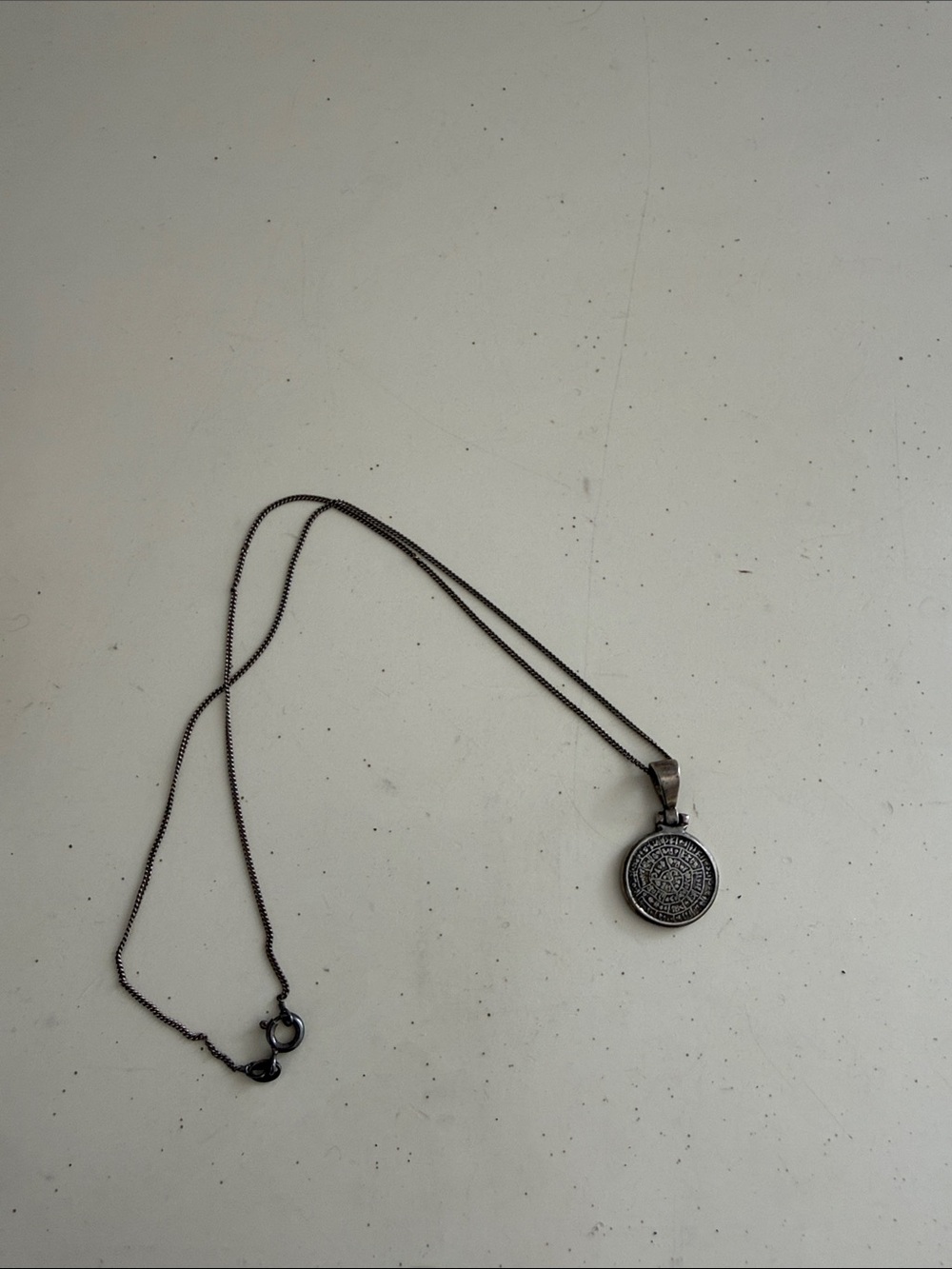 Round Engraved Pendant Necklace in Antique 925 Silver